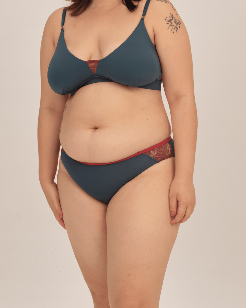 blackcurrant lace panelled panty