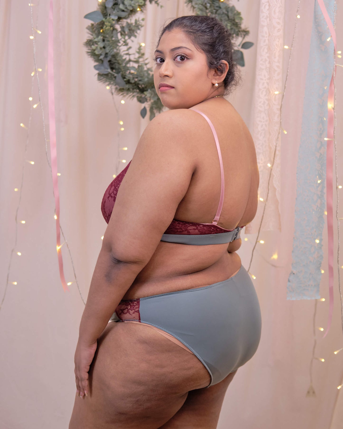 sweet kisses padded bralette in poinsettia