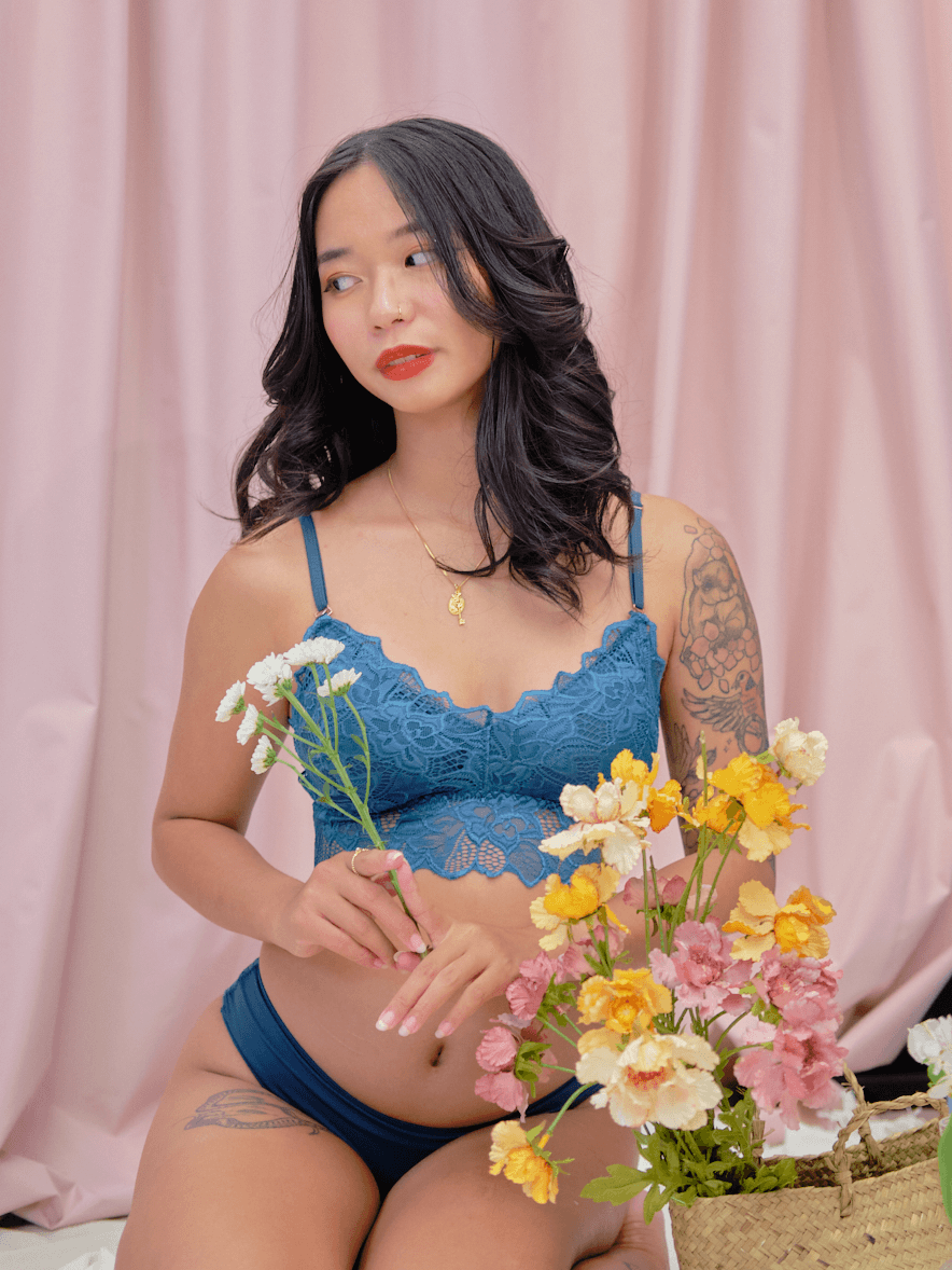 winning streak padded bralette in lagoon