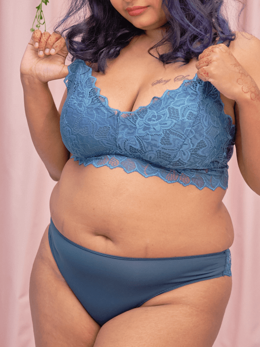 winning streak padded bralette in lagoon
